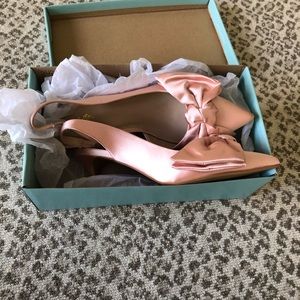 New never worn Seychelles pink bow shoes!